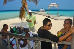 BELIZE CAYE PICNIC (10)